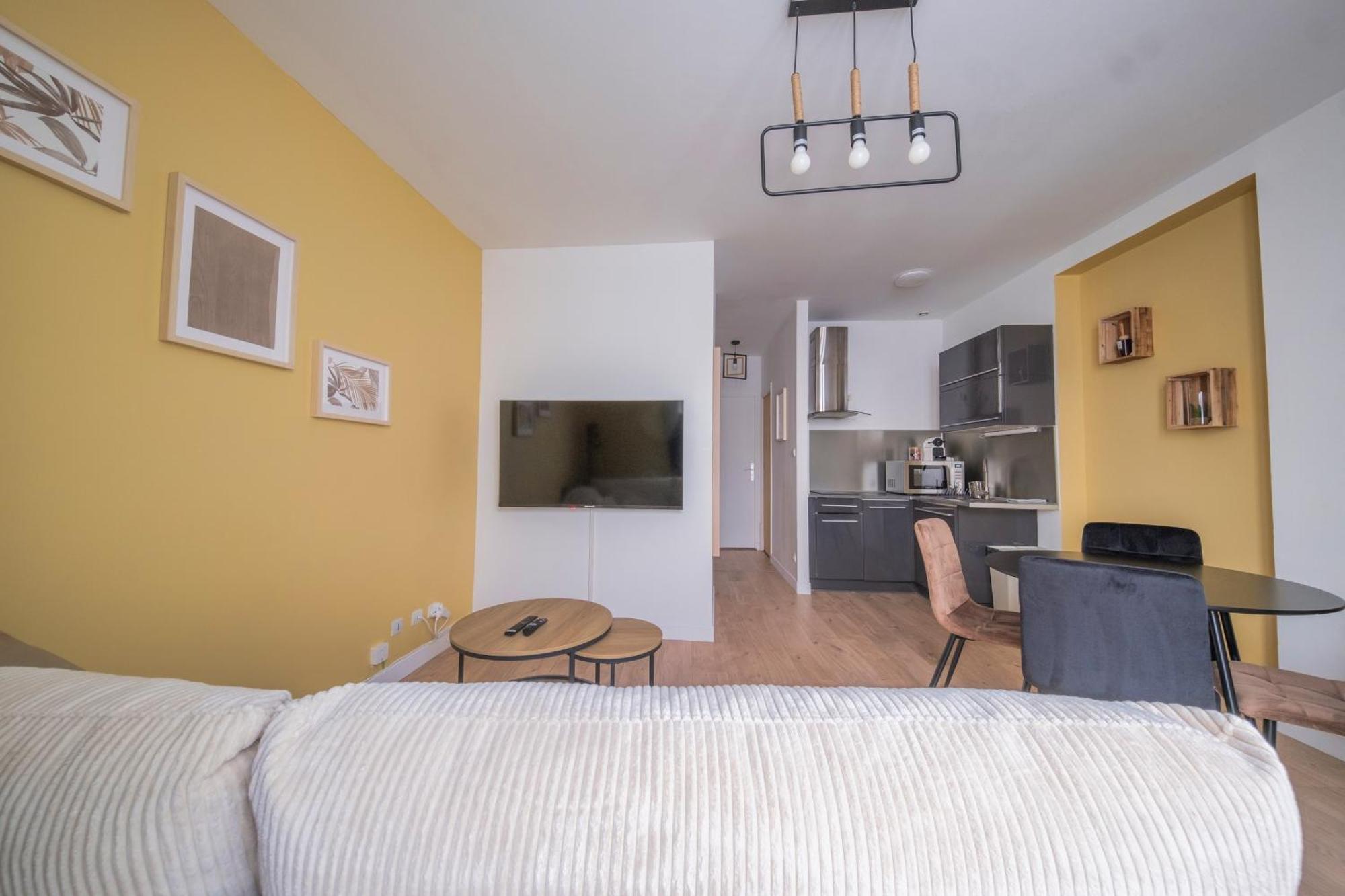 Le Boulingrin Apartment แร็งส์ ภายนอก รูปภาพ